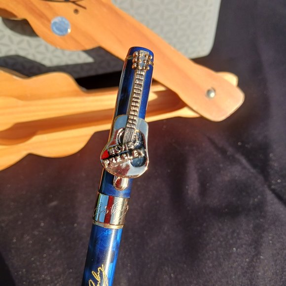 ELVIS PRESLEY PEN AND WOODEN PEN BOX HOLDER - Picture 5 of 11